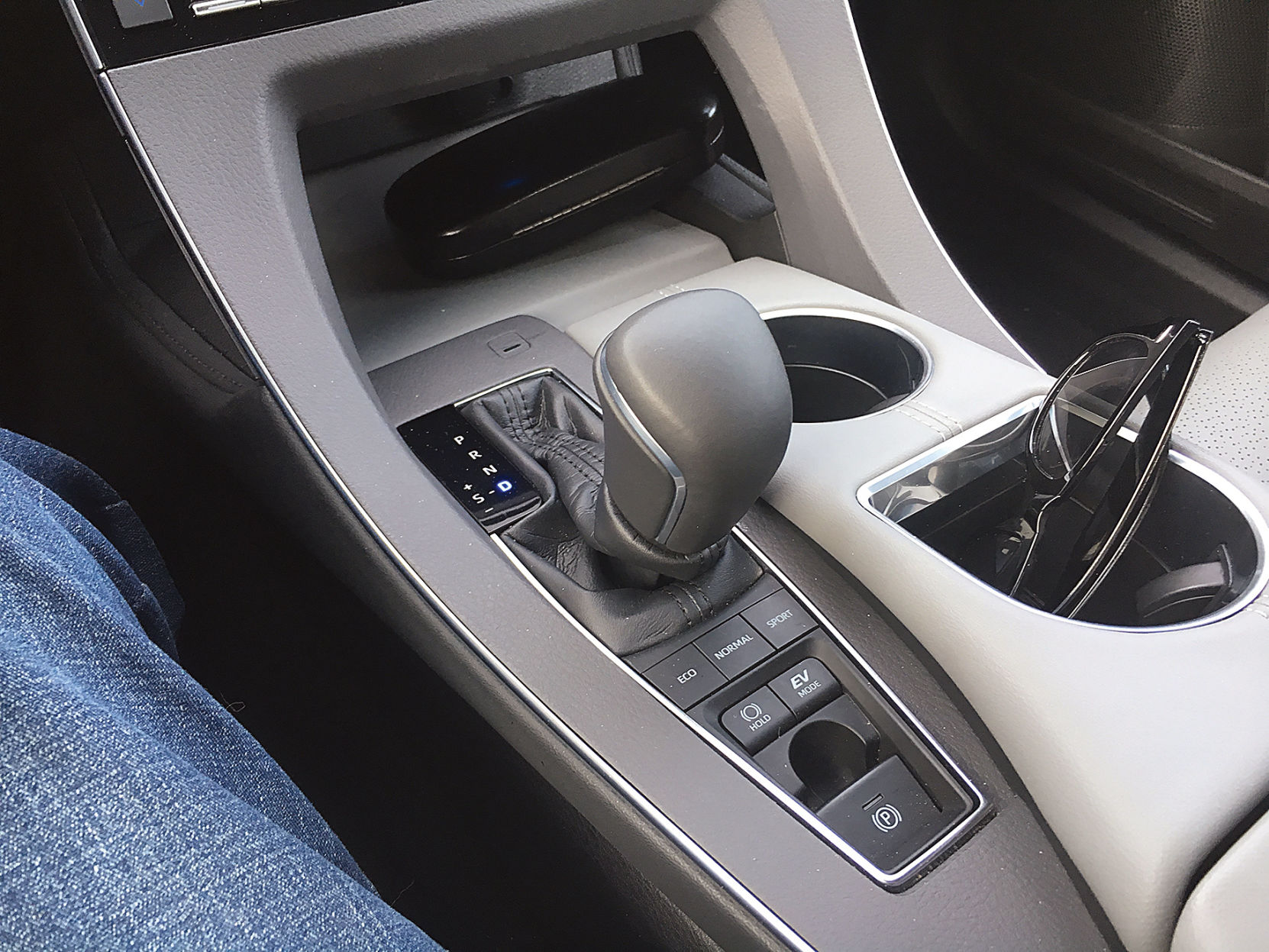 2019 Toyota Avalon Hybrid